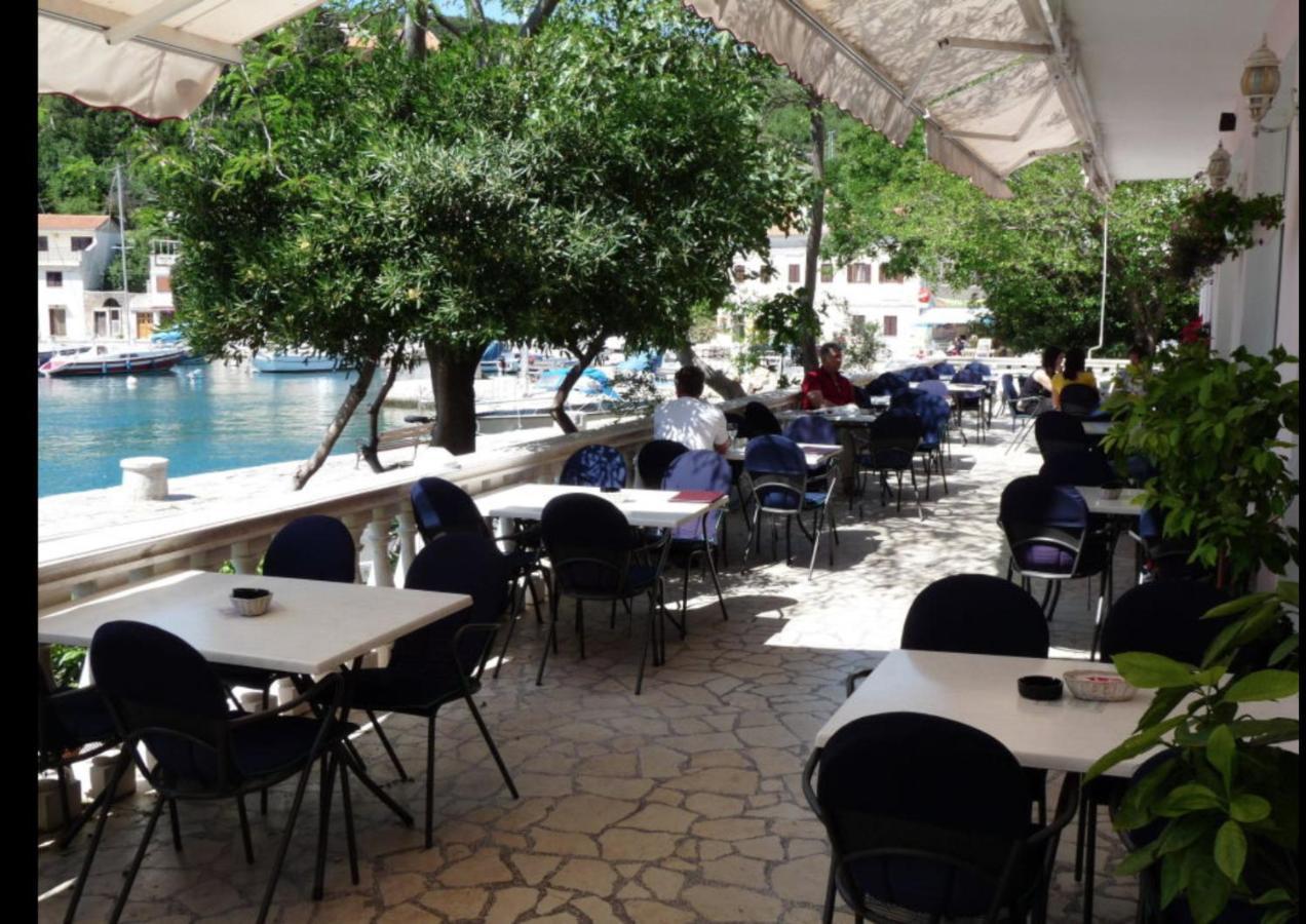 Lux Hotel Pansion Jablanac Extérieur photo